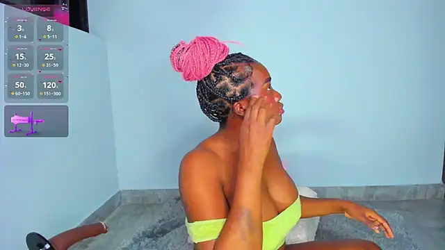 Sofi Smiley online show from April 2026 12:55:01 AM