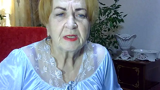 Snapshot of Emma52610 chatting on December 2024 07:03:01 AM Emma52610 online show from December 2024 07:03:01 AM