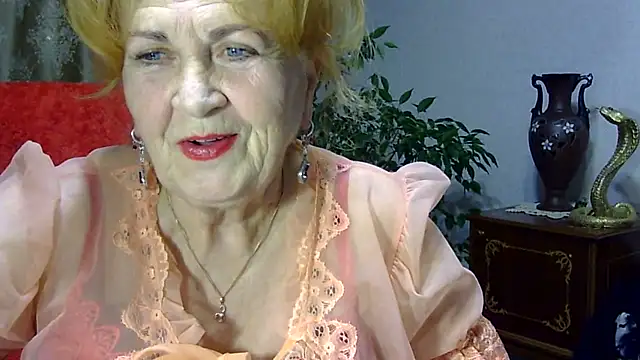 Snapshot of Emma52610 chatting on January 2025 05:44:02 PM Emma52610 online show from January 2025 05:44:02 PM