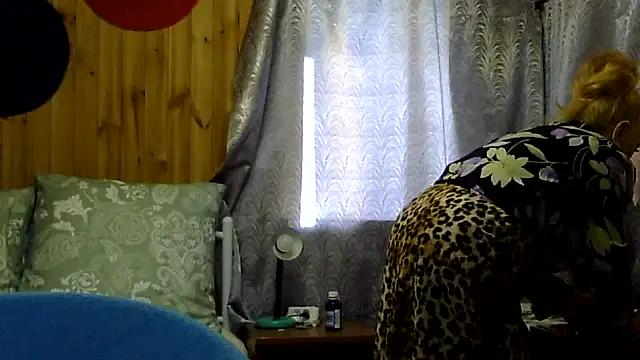 Snapshot of Emma52610 chatting on September 2025 11:14:01 AM Emma52610 online show from September 2025 11:14:01 AM