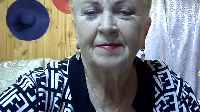 Snapshot of Emma52610 chatting on October 2025 05:24:02 PM Emma52610 online show from October 2025 05:24:02 PM