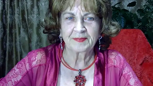 Emma52610 online show from April 2026 05:13:02 PM