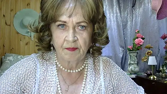 Emma52610 online show from July 2026 04:37:02 PM