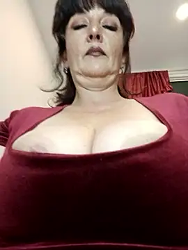 Snapshot of FireWoman chatting on October 2025 11:29:02 PM FireWoman online show from October 2025 11:29:02 PM