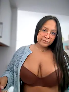 DannaaMeliza online show from October 2025 10:52:02 AM