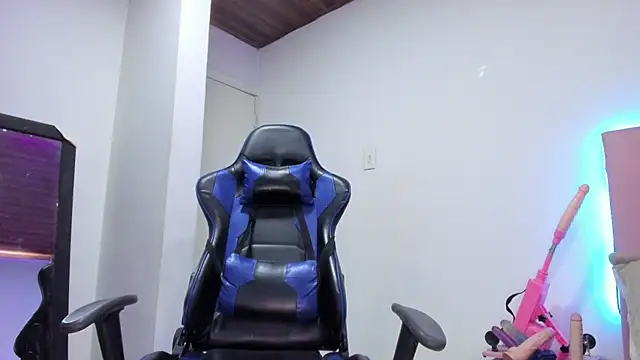 melani xc online show from November 2025 02:28:01 PM