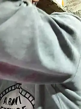 ThethunderPo online show from September 2025 01:23:01 PM