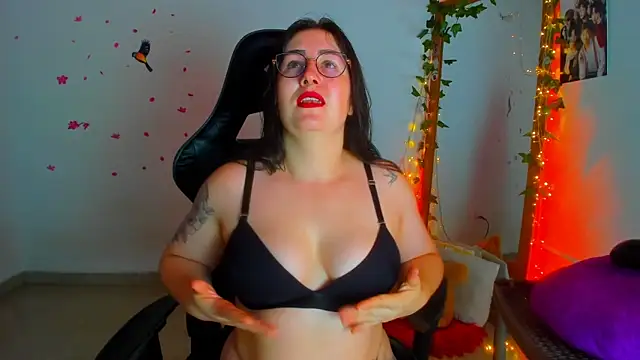 Susan Foxx online show from October 2025 07:08:01 PM