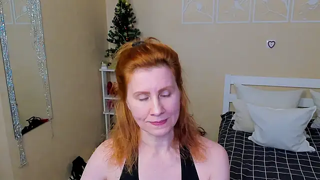 FoxySophia online show from December 2025 01:37:02 PM