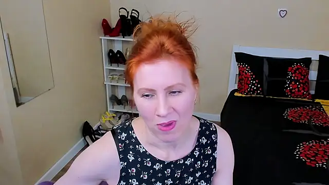 FoxySophia online show from April 2026 12:08:02 PM