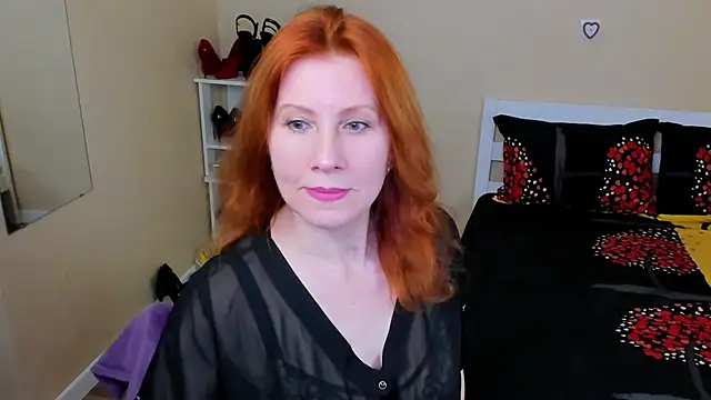 FoxySophia online show from April 2026 02:42:01 AM