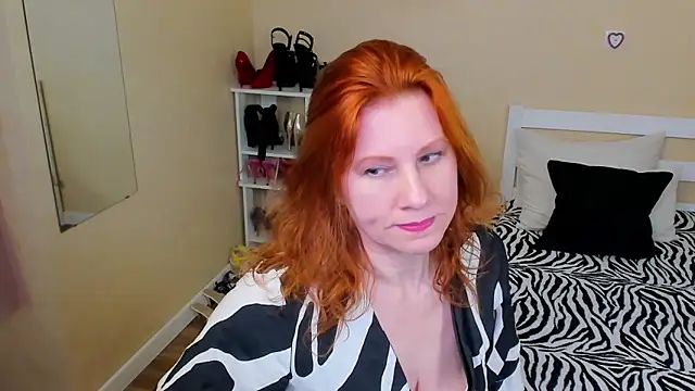 FoxySophia online show from April 2026 02:48:02 AM