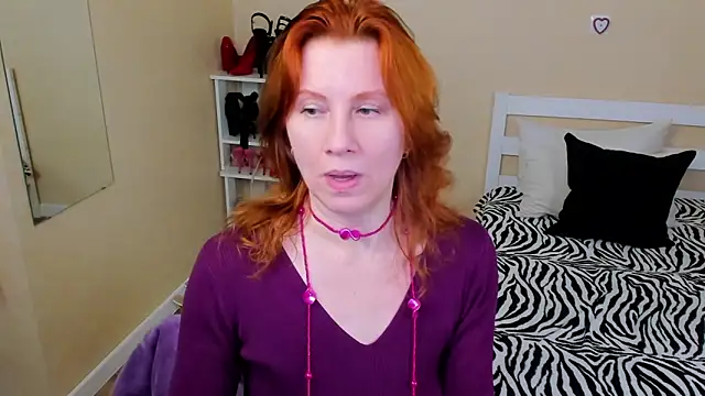 FoxySophia online show from April 2026 12:22:02 PM