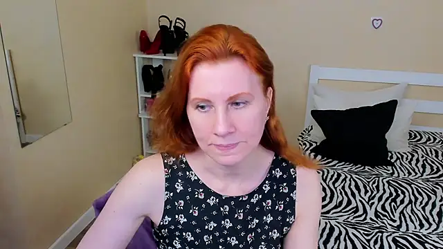 FoxySophia online show from May 2026 02:33:02 PM