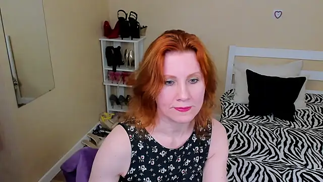 FoxySophia online show from May 2026 06:16:02 PM