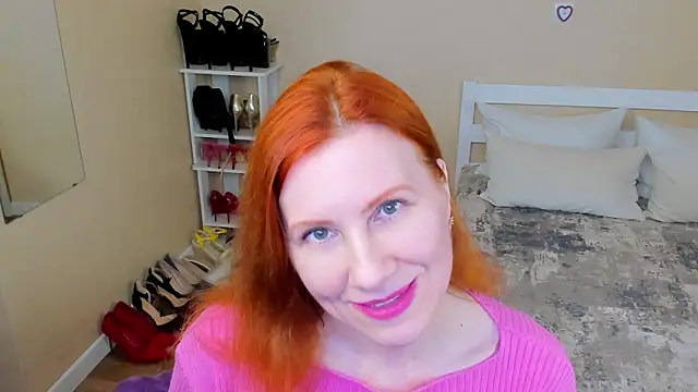 FoxySophia online show from May 2026 06:20:01 PM
