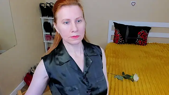 FoxySophia online show from June 2026 05:24:02 PM