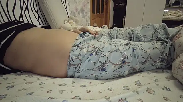 LindaStarS online show from April 2026 06:37:01 PM