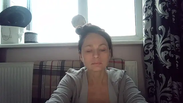 Snapshot of LindaStarS chatting on April 2026 05:06:02 PM LindaStarS online show from April 2026 05:06:02 PM