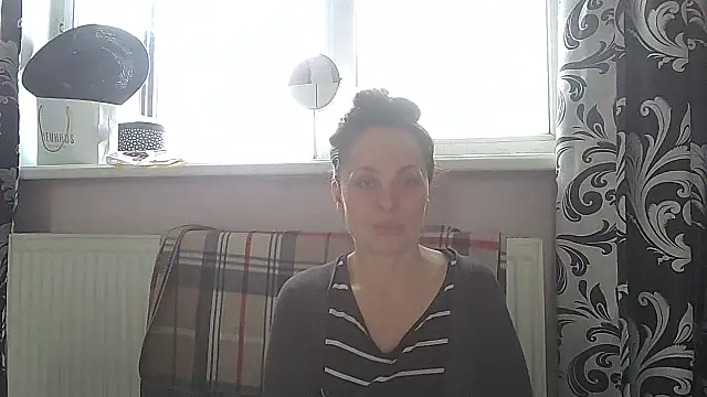Snapshot of LindaStarS chatting on May 2026 06:40:02 AM LindaStarS online show from May 2026 06:40:02 AM