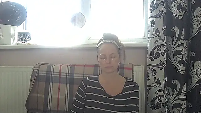 Snapshot of LindaStarS chatting on May 2026 07:58:01 AM LindaStarS online show from May 2026 07:58:01 AM