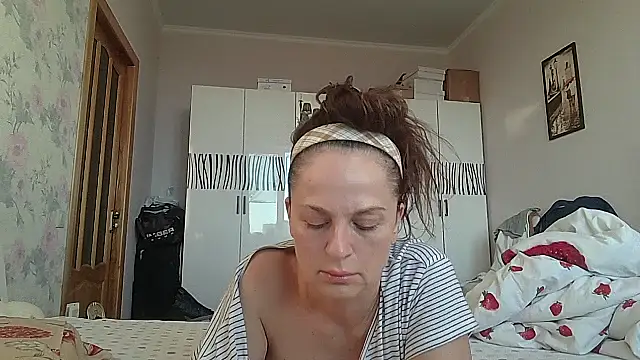 Snapshot of LindaStarS chatting on May 2026 04:39:01 PM LindaStarS online show from May 2026 04:39:01 PM