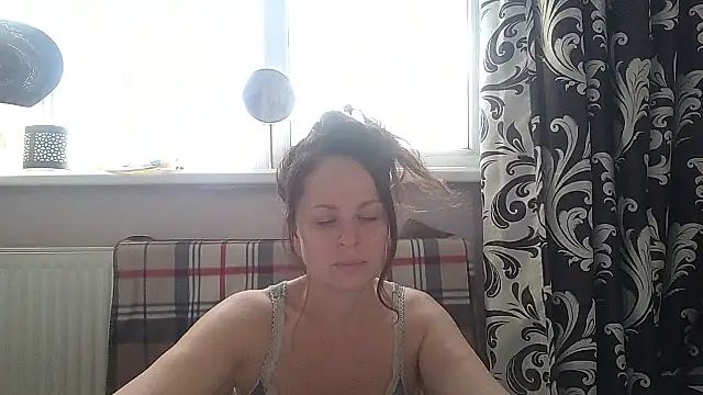 Snapshot of LindaStarS chatting on May 2026 04:25:02 PM LindaStarS online show from May 2026 04:25:02 PM
