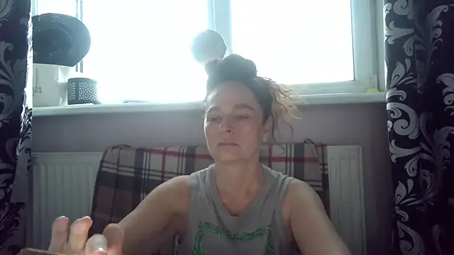 Snapshot of LindaStarS chatting on May 2026 06:09:01 PM LindaStarS online show from May 2026 06:09:01 PM