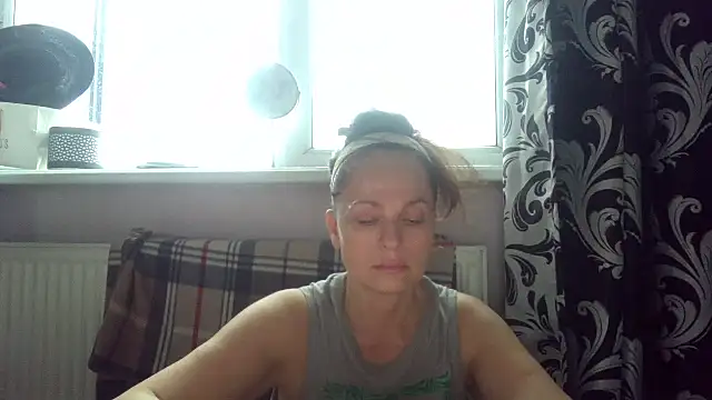 Snapshot of LindaStarS chatting on June 2026 04:45:01 PM LindaStarS online show from June 2026 04:45:01 PM