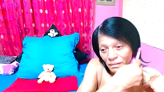 Snapshot of SLUTTYROXY chatting on January 2025 05:32:01 PM SLUTTYROXY online show from January 2025 05:32:01 PM