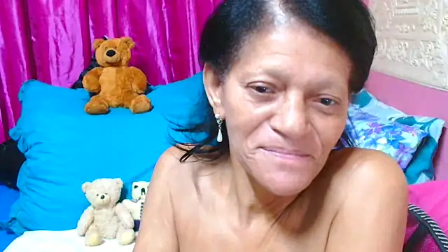 Snapshot of SLUTTYROXY chatting on March 2025 08:43:02 PM SLUTTYROXY online show from March 2025 08:43:02 PM