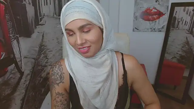 Snapshot of Shay__lee chatting on February 2025 10:07:02 PM Shay lee online show from February 2025 10:07:02 PM