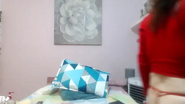 CindyCrawford online show from December 2025 03:00:02 AM