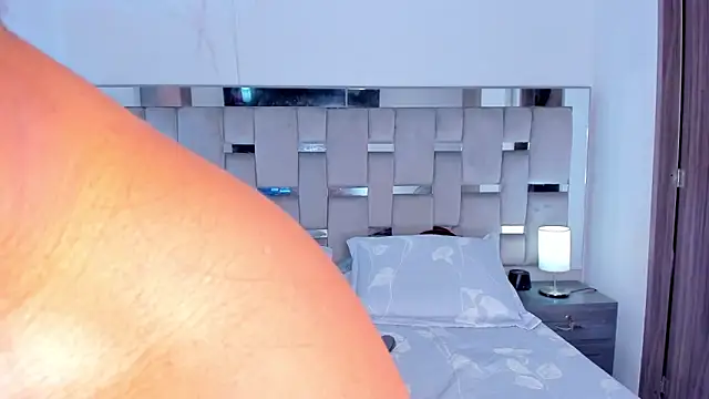 Cammiila online show from December 2025 03:52:01 PM