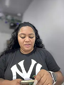 yanza2002 online show from December 2024 02:23:01 AM