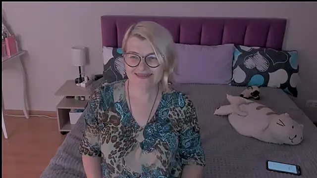 sabrinamacmarren online show from February 2025 06:15:02 PM