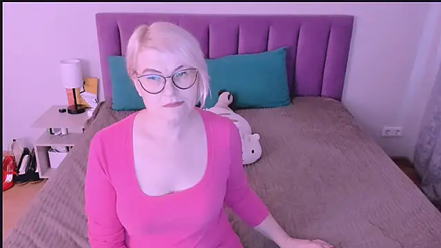 sabrinamacmarren online show from September 2025 03:17:02 PM