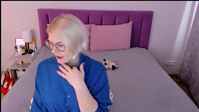 sabrinamacmarren online show from November 2025 09:52:01 AM