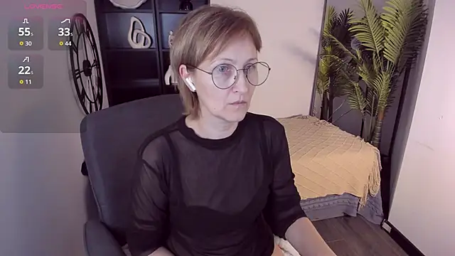 Paris Cherry online show from December 2025 05:54:01 PM