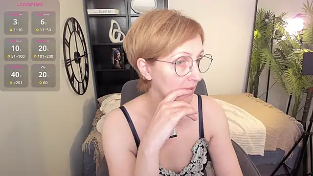 Snapshot of Paris_Cherry chatting on May 2026 06:03:02 PM Paris Cherry online show from May 2026 06:03:02 PM