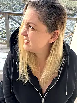 Snapshot of Anna_Alexa chatting on February 2025 09:54:01 AM Anna Alexa online show from February 2025 09:54:01 AM