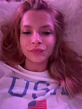 AnastasiaAniess online show from April 2026 07:05:02 PM