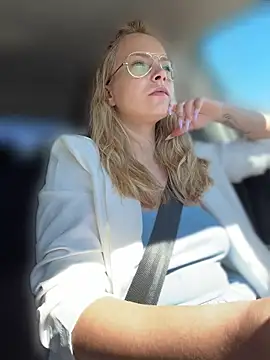 AnastasiaAniess online show from April 2026 11:31:01 AM