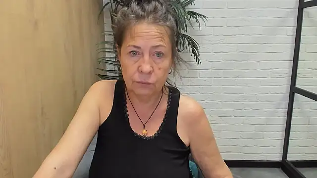 LindaPassionate online show from September 2025 05:18:02 AM