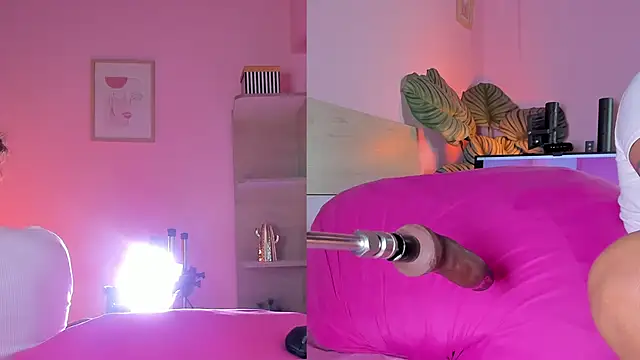 cinnamon afrodit online show from March 2025 02:55:01 PM