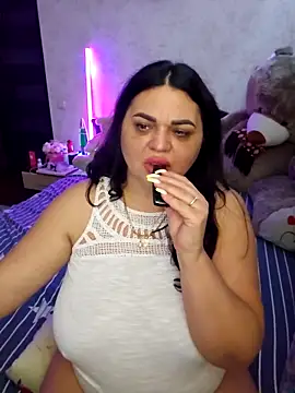 littleRikka online show from April 2026 06:23:01 PM