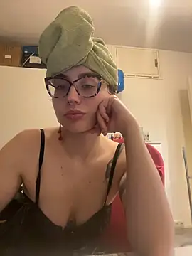 ladyturtle online show from April 2026 09:12:02 PM