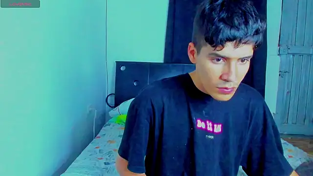 Snapshot of Dimitrixxx__ chatting on June 2026 10:43:02 PM Dimitrixxx online show from June 2026 10:43:02 PM