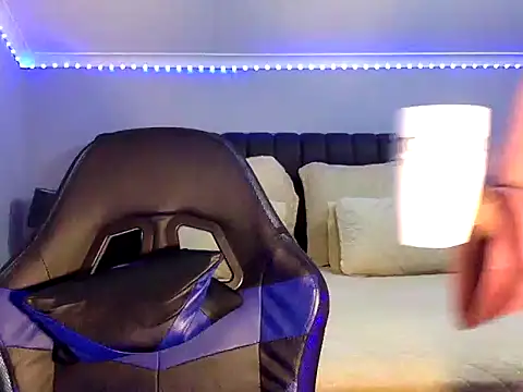 BOOTYBANGER24xx online show from October 2025 02:44:01 AM