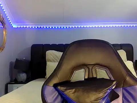 BOOTYBANGER24xx online show from October 2025 02:23:02 AM